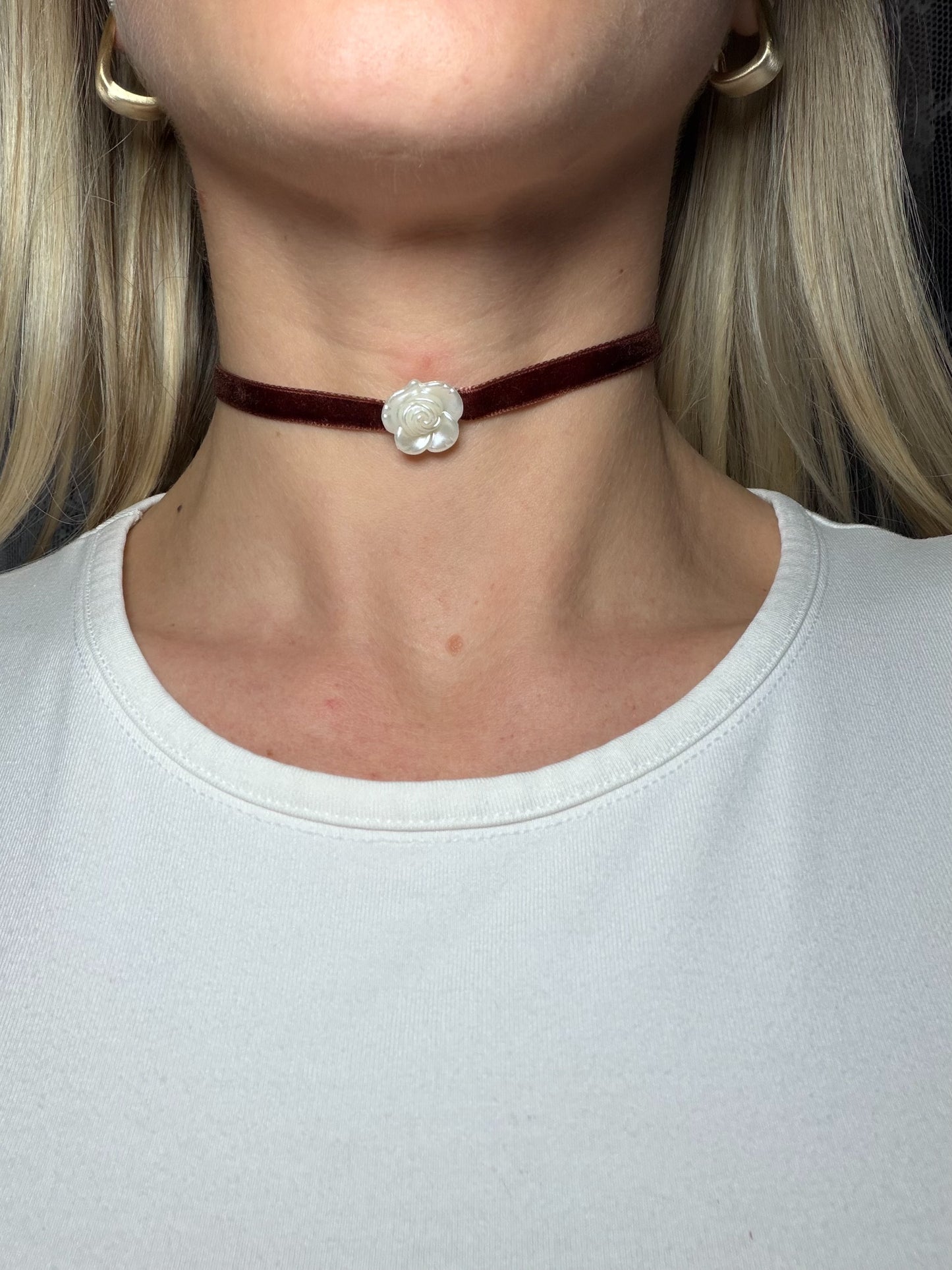 Choker Marrone con fiore